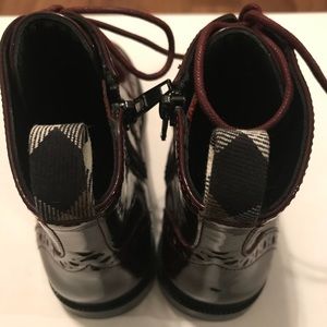 Burberry oxford boots!